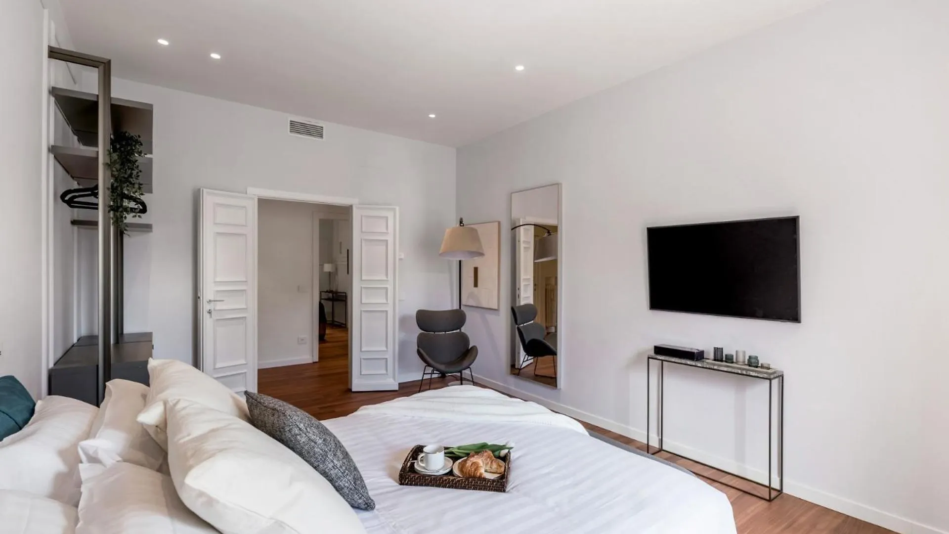The Best Rent - Prestigious Multi-Bedroom Apartment Overlooking St. Peter'S Rome
