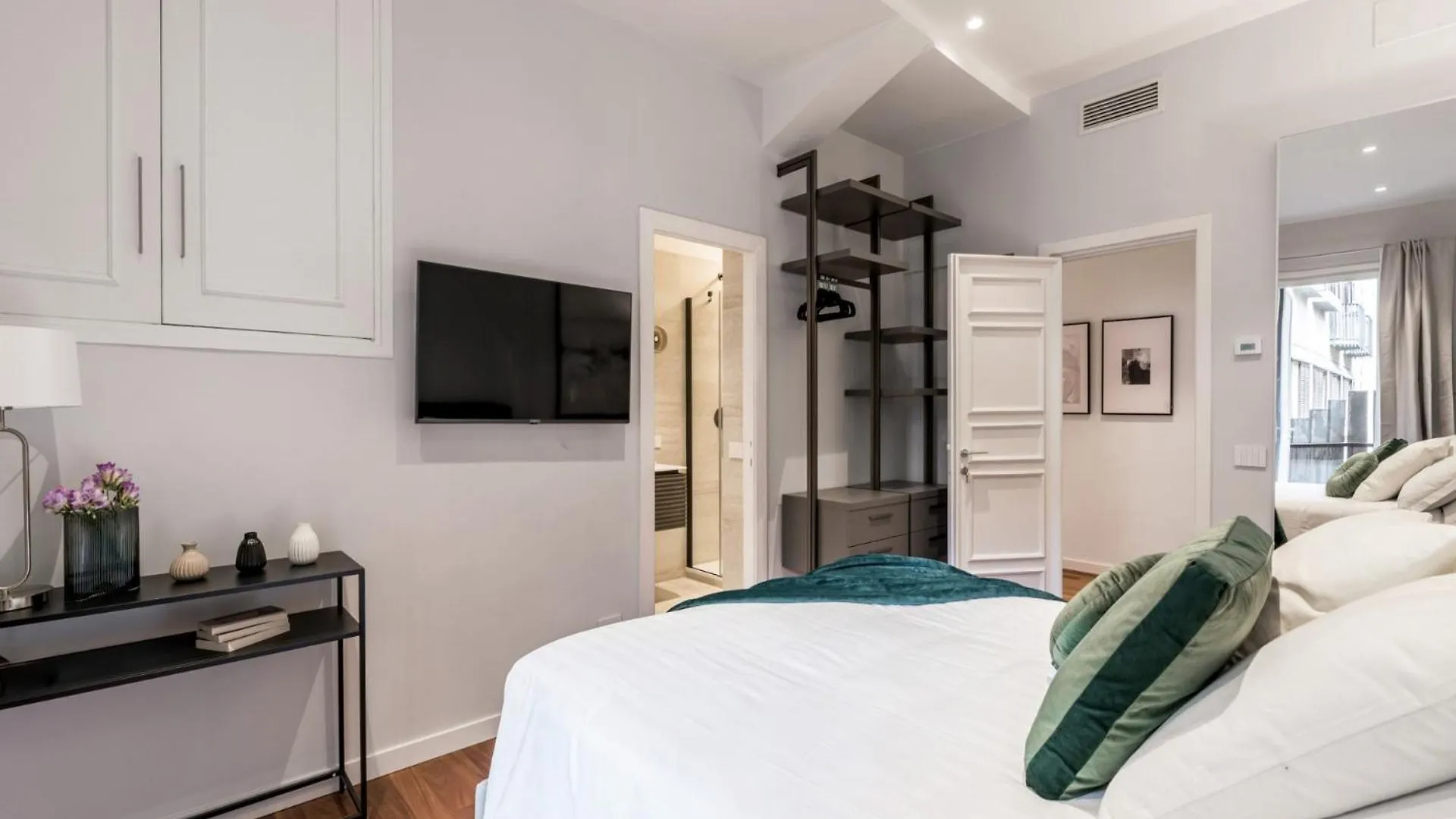 The Best Rent - Prestigious Multi-Bedroom Apartment Overlooking St. Peter'S Rome Italy